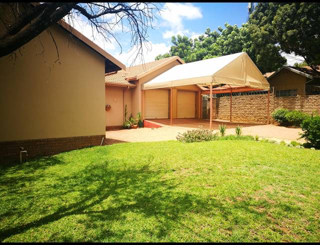 4 BEDROOM HOUSE FOR SALE IN SAFARI GARDENS